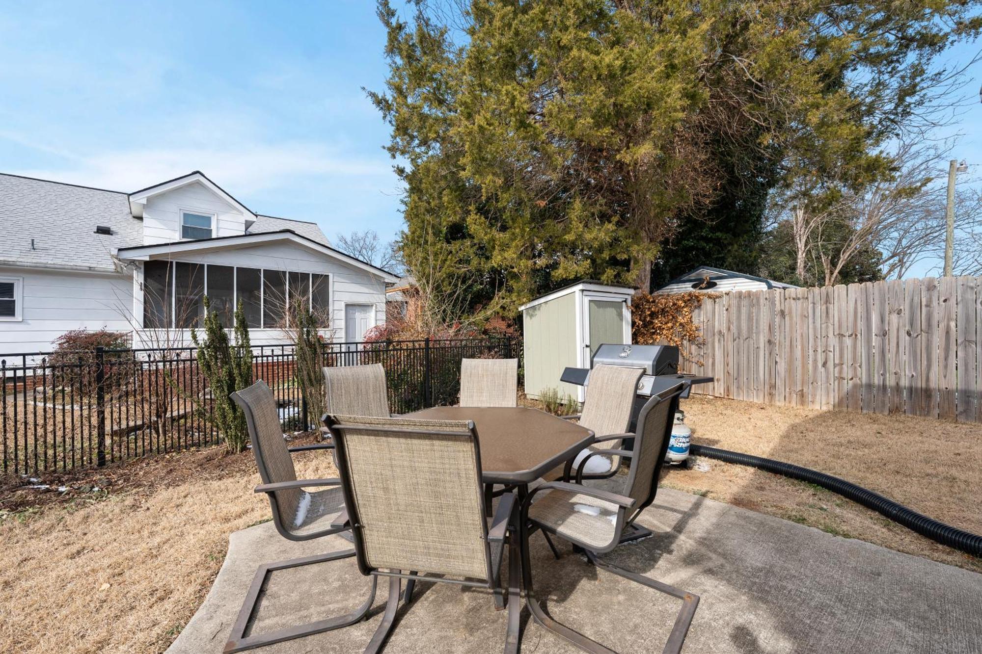Charming Dt 3-Bed Bungalow With Fenced-In Yard Raleigh Exteriör bild