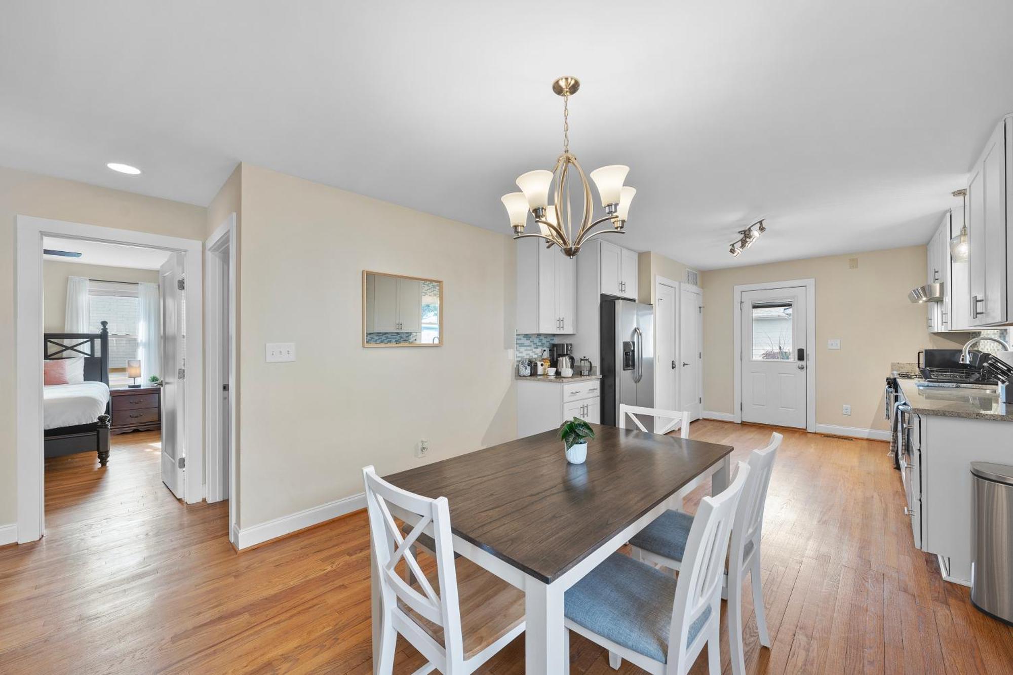 Charming Dt 3-Bed Bungalow With Fenced-In Yard Raleigh Exteriör bild